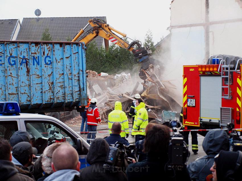 Hausexplosion Bruehl bei Koeln Pingsdorferstr P561.JPG